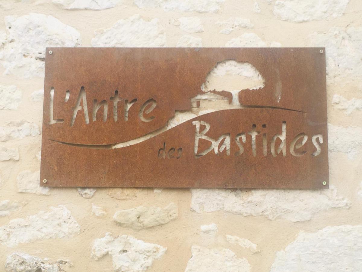 Bed and Breakfast L'Antre Des Bastides Saint-Martin-de-Villereal Exterior foto