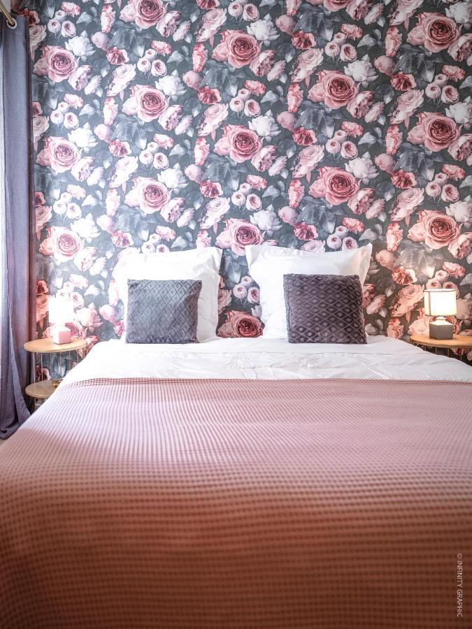 Bed and Breakfast L'Antre Des Bastides Saint-Martin-de-Villereal Exterior foto