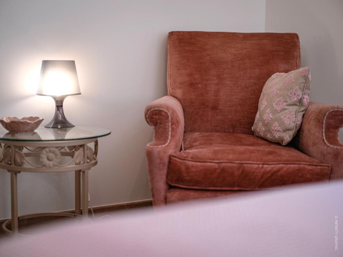Bed and Breakfast L'Antre Des Bastides Saint-Martin-de-Villereal Exterior foto
